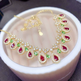 宝石手饰;宝石项饰;宝石耳饰
