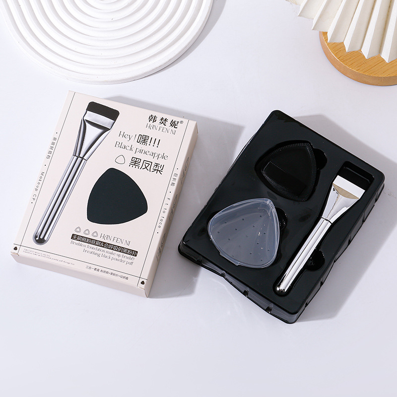 Pincha negra de tres piezas set de cepillo de maquillaje en forma de un set de caja de base de cepillo de base de aire ultra suave triángulo de polvo