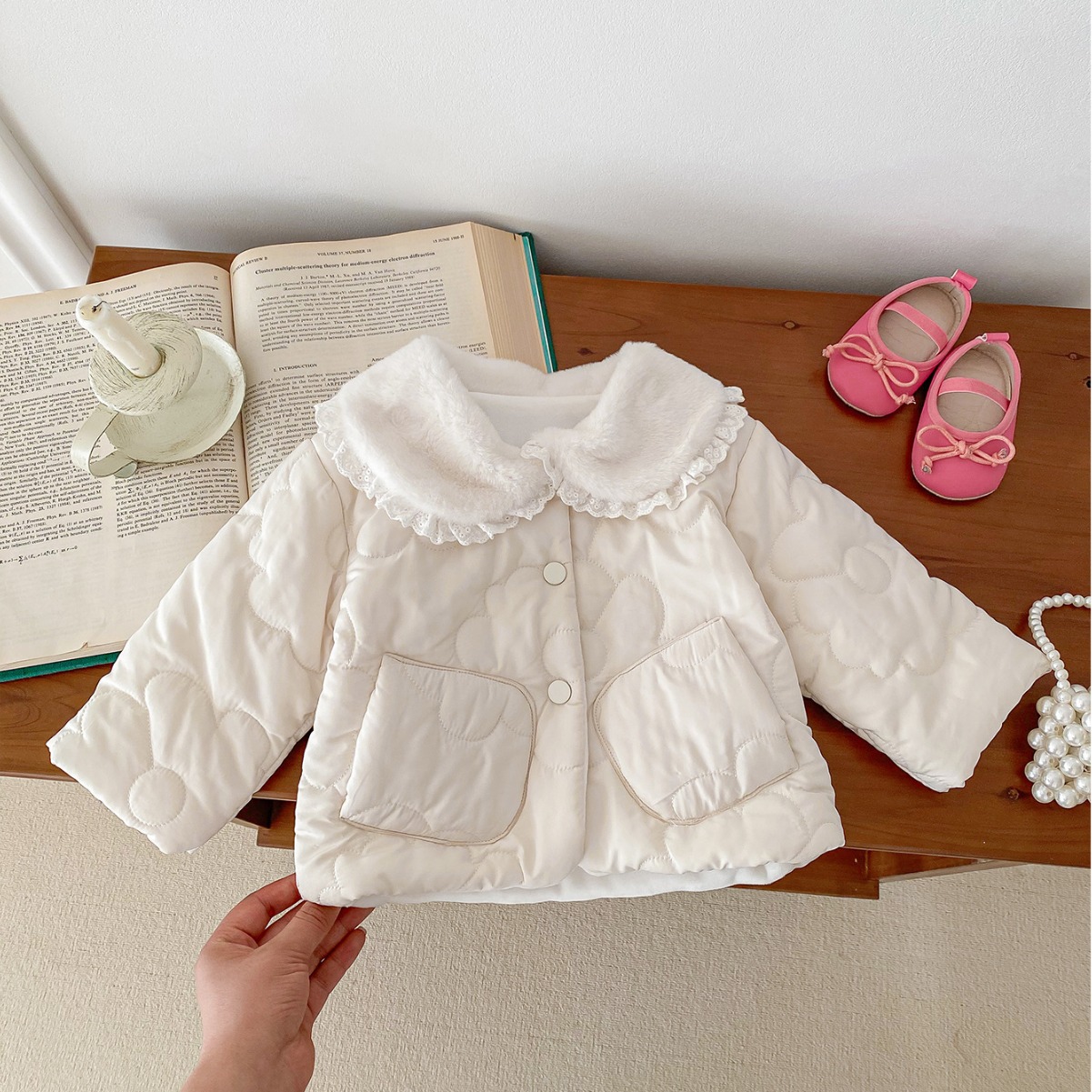 Abrigo de niñas ropa de invierno 2023 nuevo estilo occidental ropa acolchada de algodón para niños bebé acolchado cálido ropa acolchada de algodón Chaqueta acolchada de algodón para niños de invierno