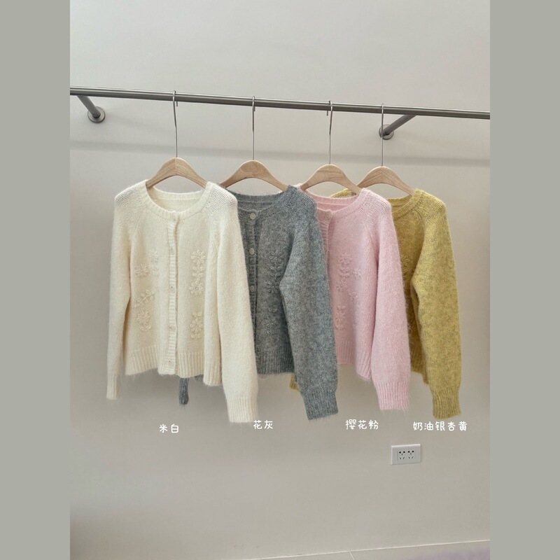 Korean Style Three-Dimensional Flower Embroidered Round Neck Sweater Cardigan for Women Autumn and Winter New Thickened Age-Reducing Wool Knitted Jacket