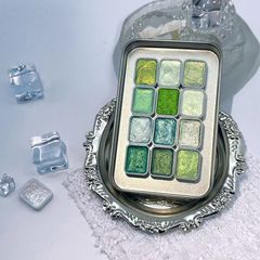 珠光水彩固体水彩絵の具に金粉をつけて花を巻いて染色します。