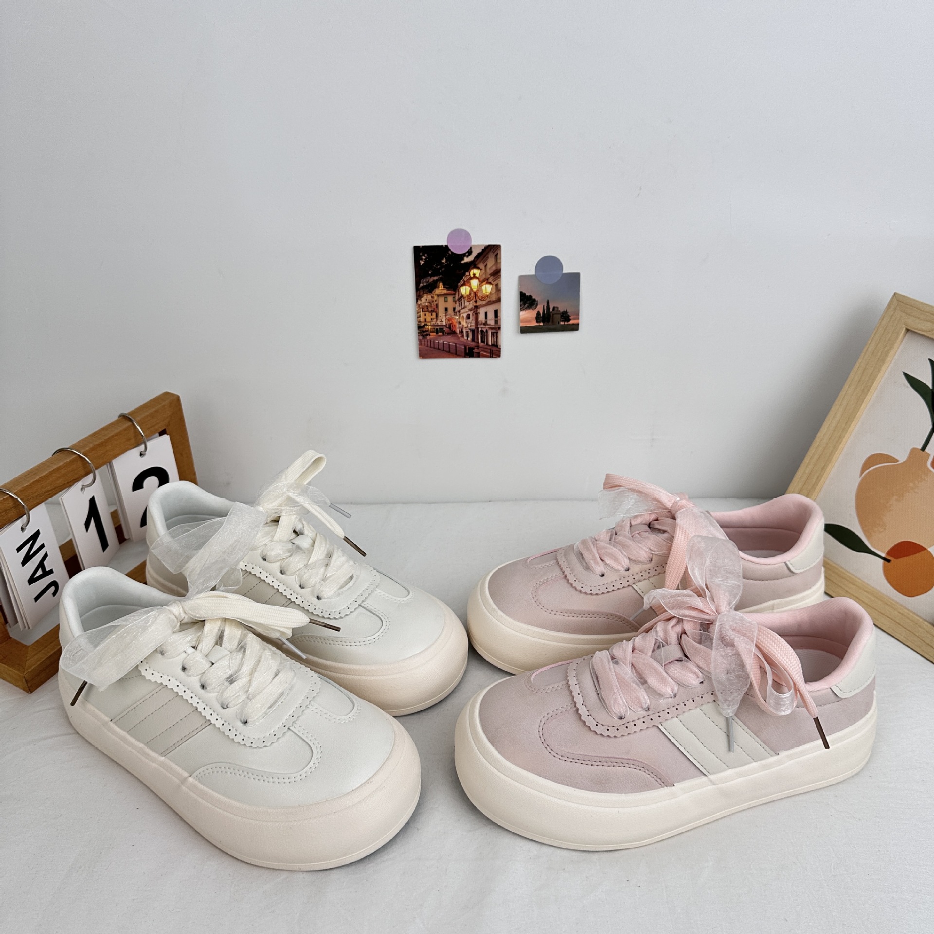 Fumeijia zapatos blancos para mujeres 2025 primavera nuevos zapatos de skate de leche de nicho universal zapatos de mujer de suela gruesa 6611