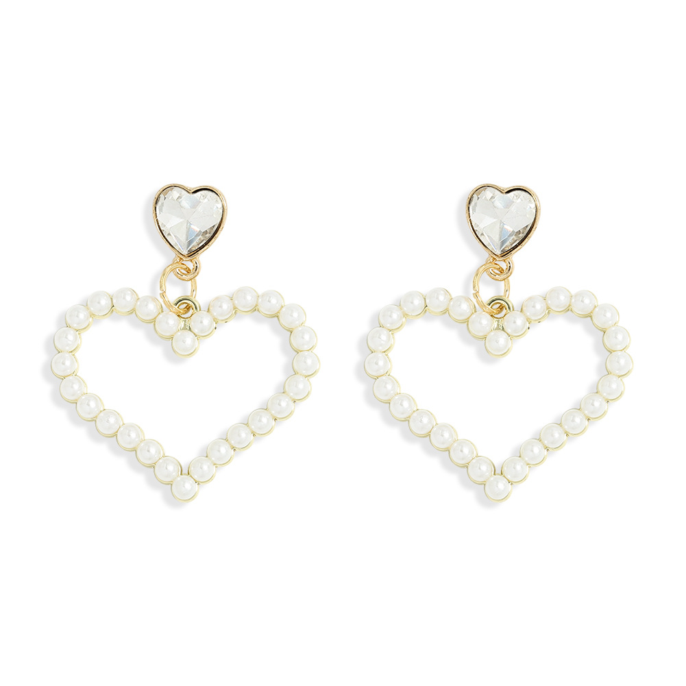Korean Simple Pearls Love Style Earrings display picture 2