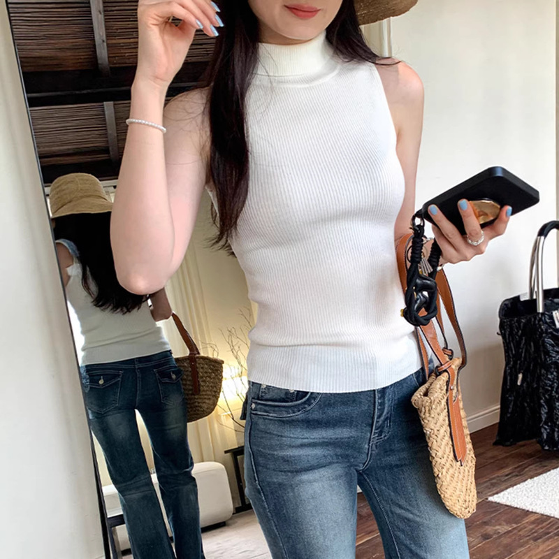 French-Style High-Neck Sleeveless Knit Vest for Women, New Summer Slim-Fit Slimming White Top for Layering French-Style High-Neck Sleeveless Knit Vest for Women, New Summer Slim-Fit Slimming White Top for Layering
