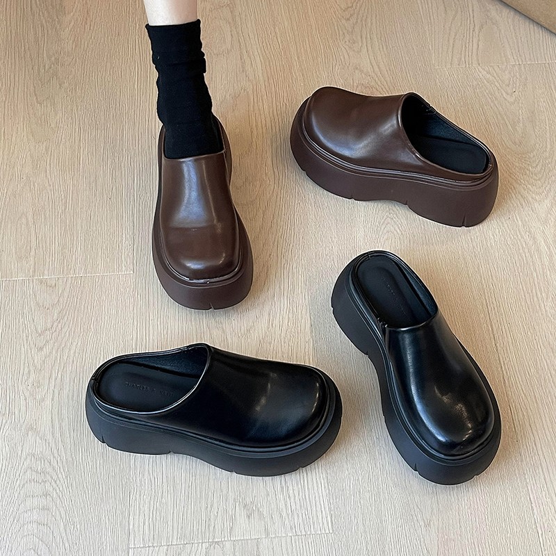 Perezoso con un pedaleo de altura Bocken 2025 nuevos zapatos de mujer de verano retro con suela gruesa y media zapatillas de mujer