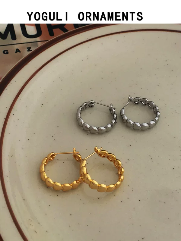 Copper retro metal earrings, simple and elegant design