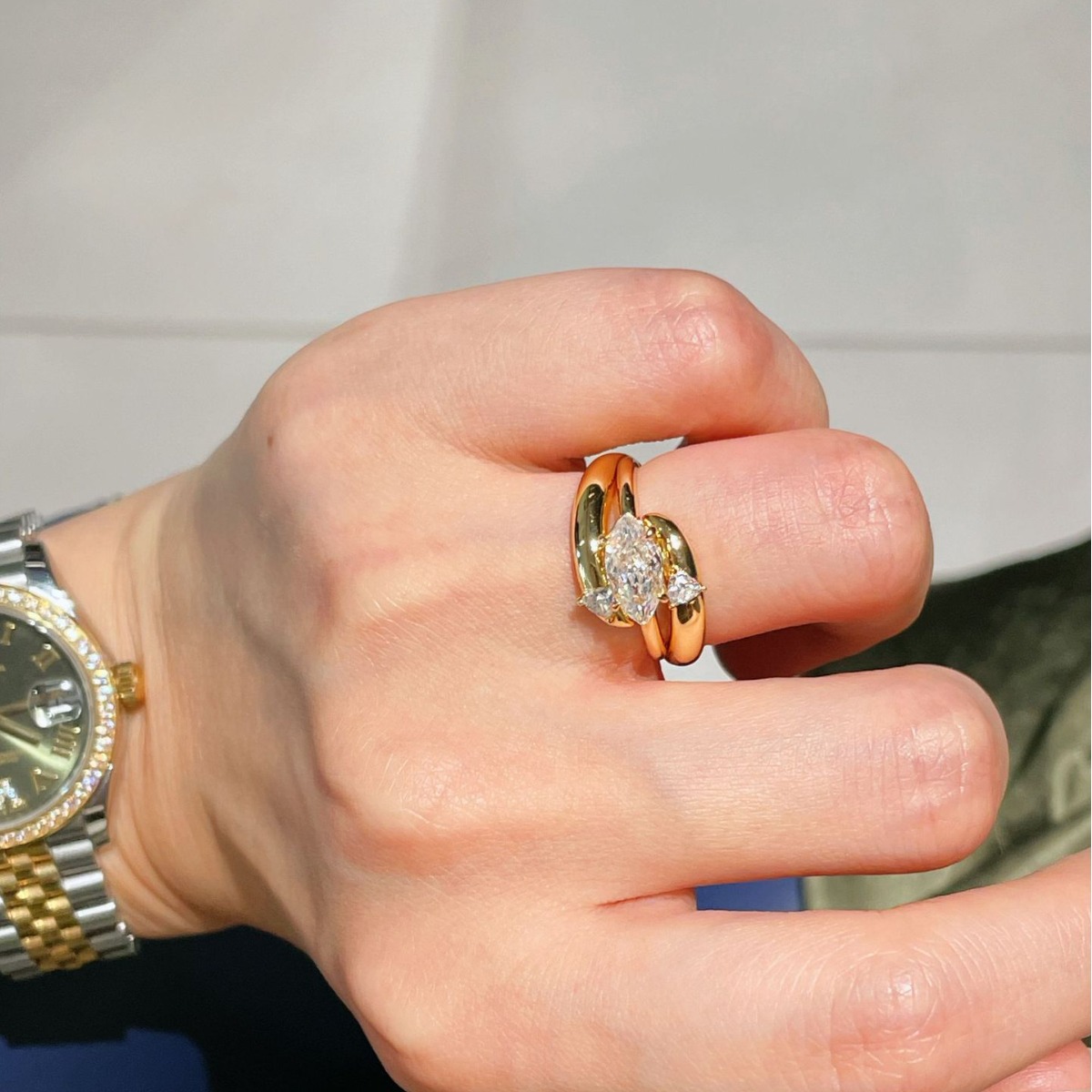 carousel-thumb-2