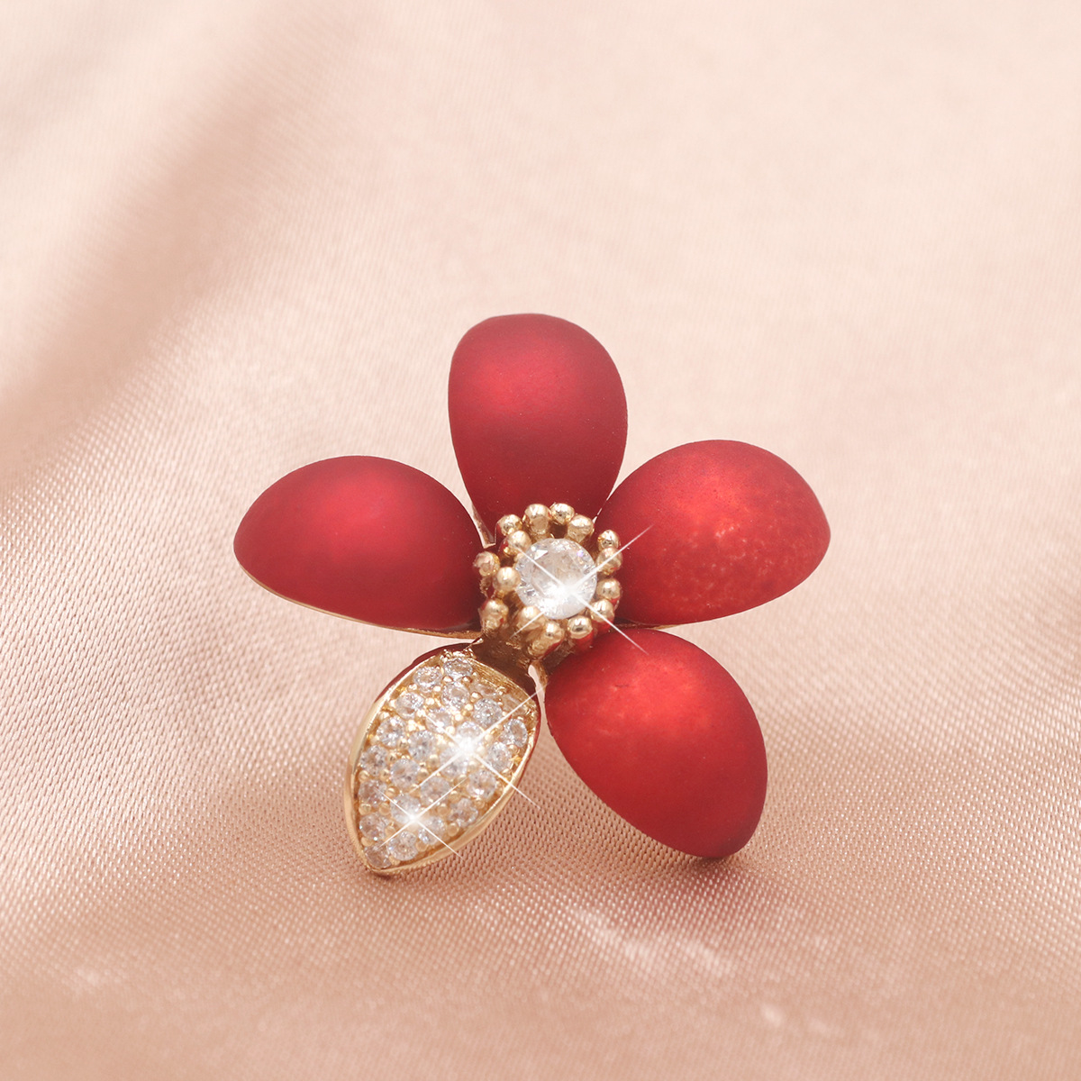 Red Anti-exposure Brooch For Women - Elegant Shirt Collar Pin_voghion.com