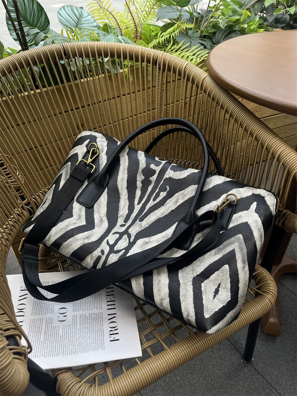 Travel Bags Zebra Pattern Fashion Travel Bag New Style Gym Bag Handbag Luggage Bag Large Capacity Registration Bag Short Distance Messenger Bag_voghion.com