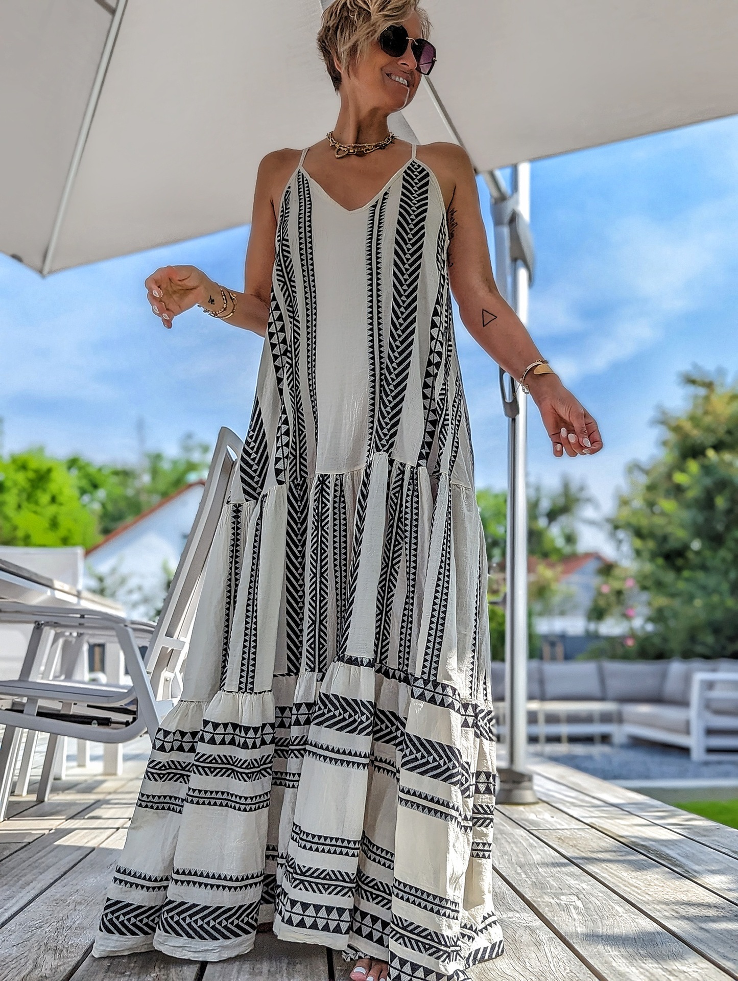 Regular Fit Fit Type Wholesale Women's Streetwear Printing Backless Geometric Travel Selfie V Neck Sleeveless Regular Dress