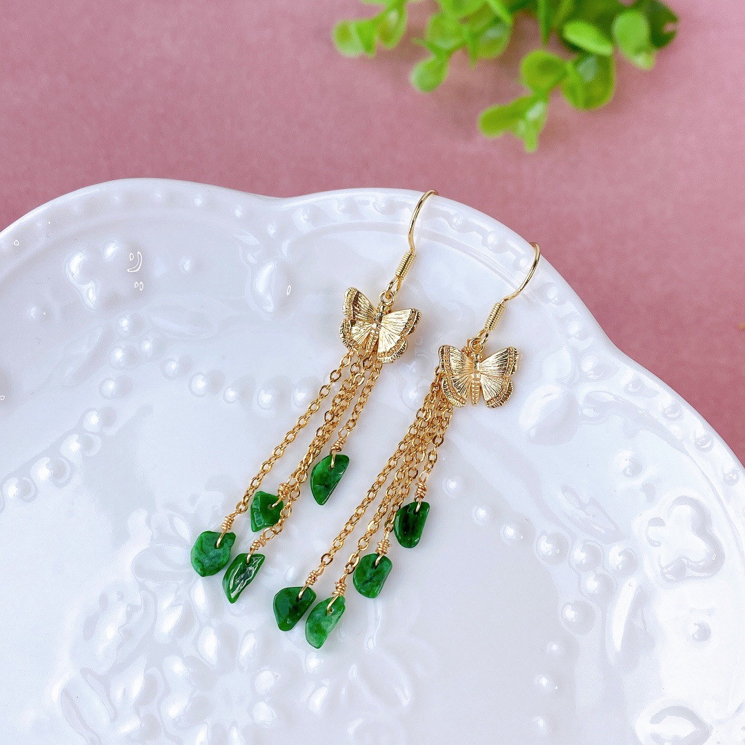 Fashionable long elegant emerald earrings jade