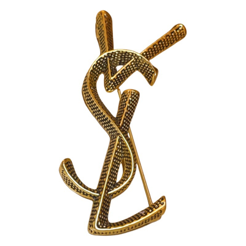 Chanel estilo metal carta VSL broche francés nicho de alto grado temperamento traje suéter pin ramillete femenino