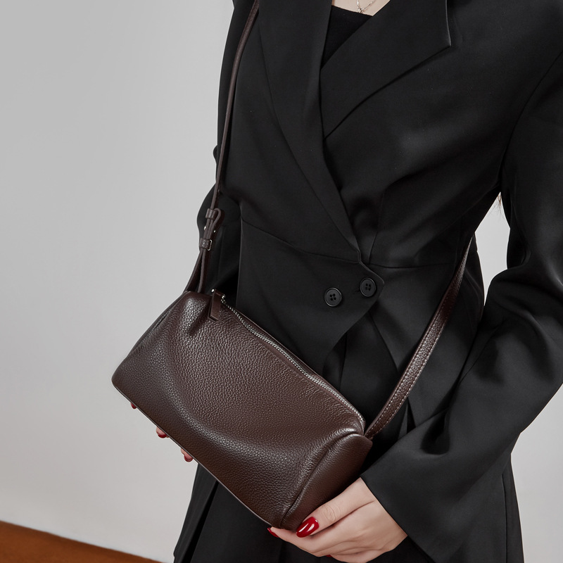 Designer Fashion Designer High Quality Underarm For Women Stylish Cylinder New Versatile Shoulder Bag Handheld Crossbody_voghion.com