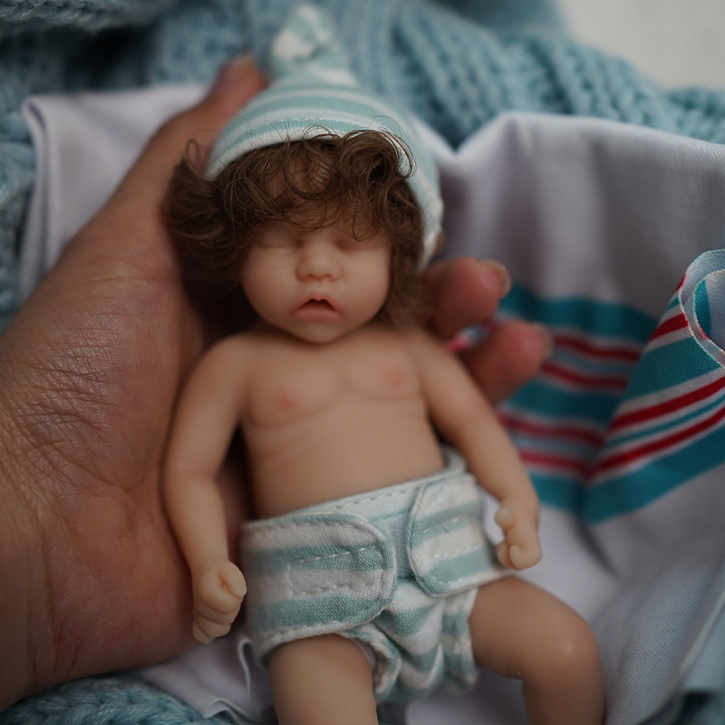 6 pulgadas renacer muñeca en miniatura niña Pelo Rizado cara sonriente lavable suave simulación bebé niño muñeca acompañante