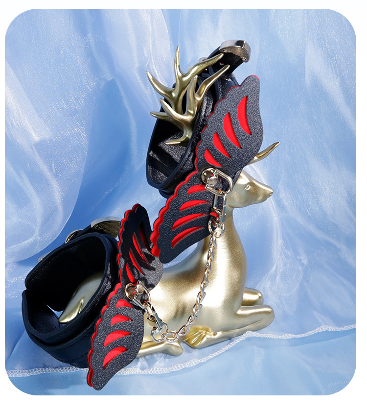 Jiuai SM Angel Wings Bondage Set with Handcuffs, Collar and PU Leather Accents — detail image 16