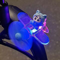 クレヨンしんちゃん 風力発電 小型飛行機 雰囲気ライト 電気自動車 オートバイ 車の装飾品 車の雰囲気ライト