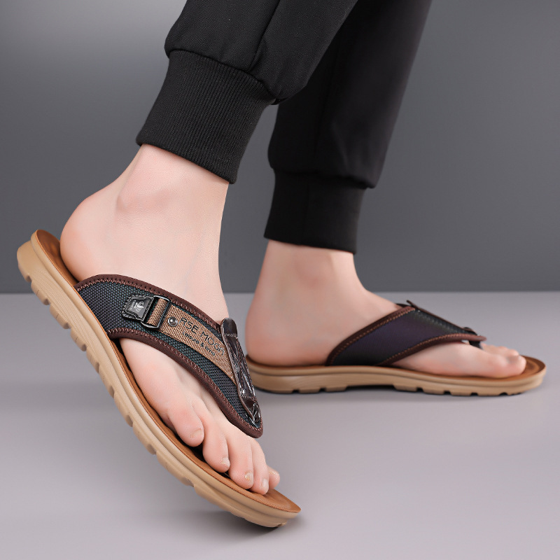 High-Quality Flip-Flops for Men, Lightweight, Breathable, Soft-Soled Beach Shoes, Summer New Style, Light Luxury, Comfortable Handmade Sandals, Trendy