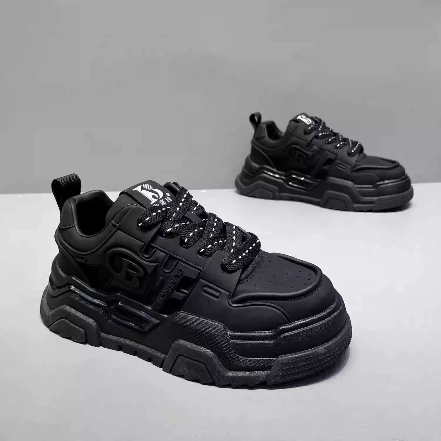 Кроссовки повседневные 2025 весна новые на толстой подошве универсальные спортивные кроссовки для мужчин