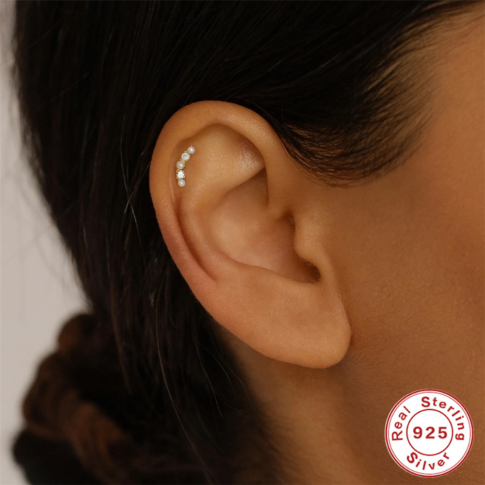 Nueva moda s925 plata esterlina estilo ins arco de una sola fila diamante incrustado perla 16G cabeza plana piercing hilo oído hueso clavo
