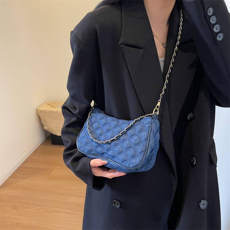 Bolsa popular de este año para mujeres 2024 primavera y otoño nuevo bolso de moda simple bolso de hombro casual moda axila bolsa