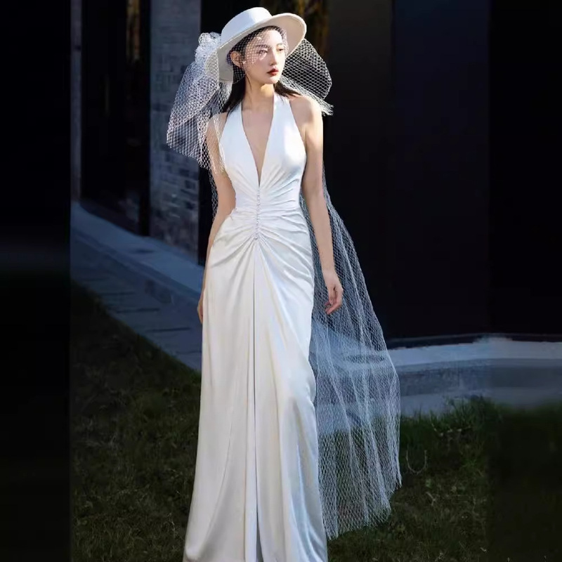 French Style Light Wedding Dress White Slimming Bride Wedding Welcome V-neck Sexy Travel Simple High-end Style Neck Dress