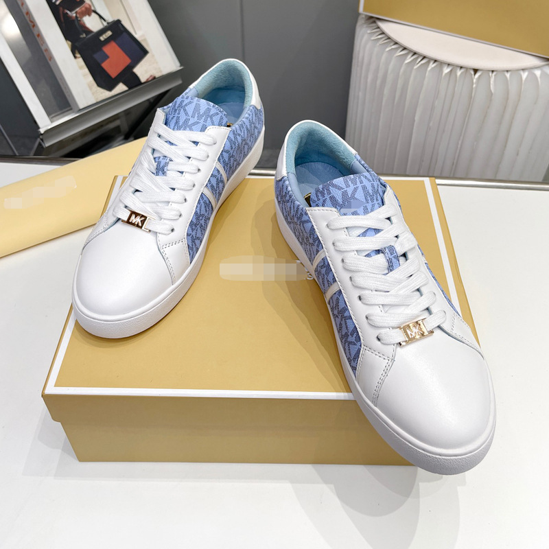 Europa y América de moda casual zapatos individuales mujeres 2025 nuevo impresión de cuero MK hebilla de metal universal pequeño cordón de zapatos blancos transfronterizos