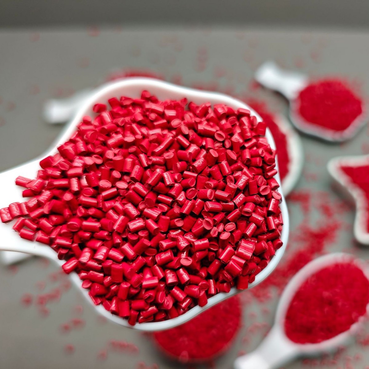 TPEE无卤红色母粒45D 电缆管材专用 高韧性耐高温  UL94V0级阻燃