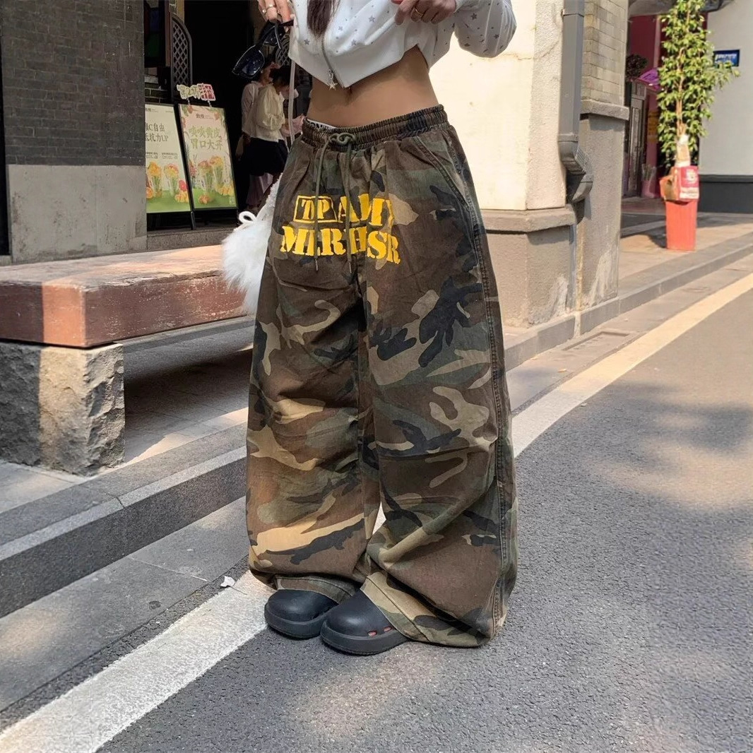 American Retro Camouflage Star Cargo Jeans for Women with Multiple Pockets, Trendy and Stylish Straight Loose Wide-Leg Floor-Length Pants