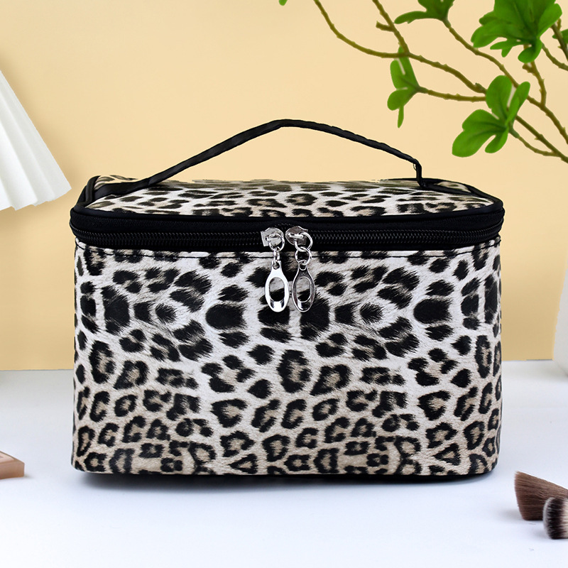 레오파드 프린트 라지 스퀘어 백