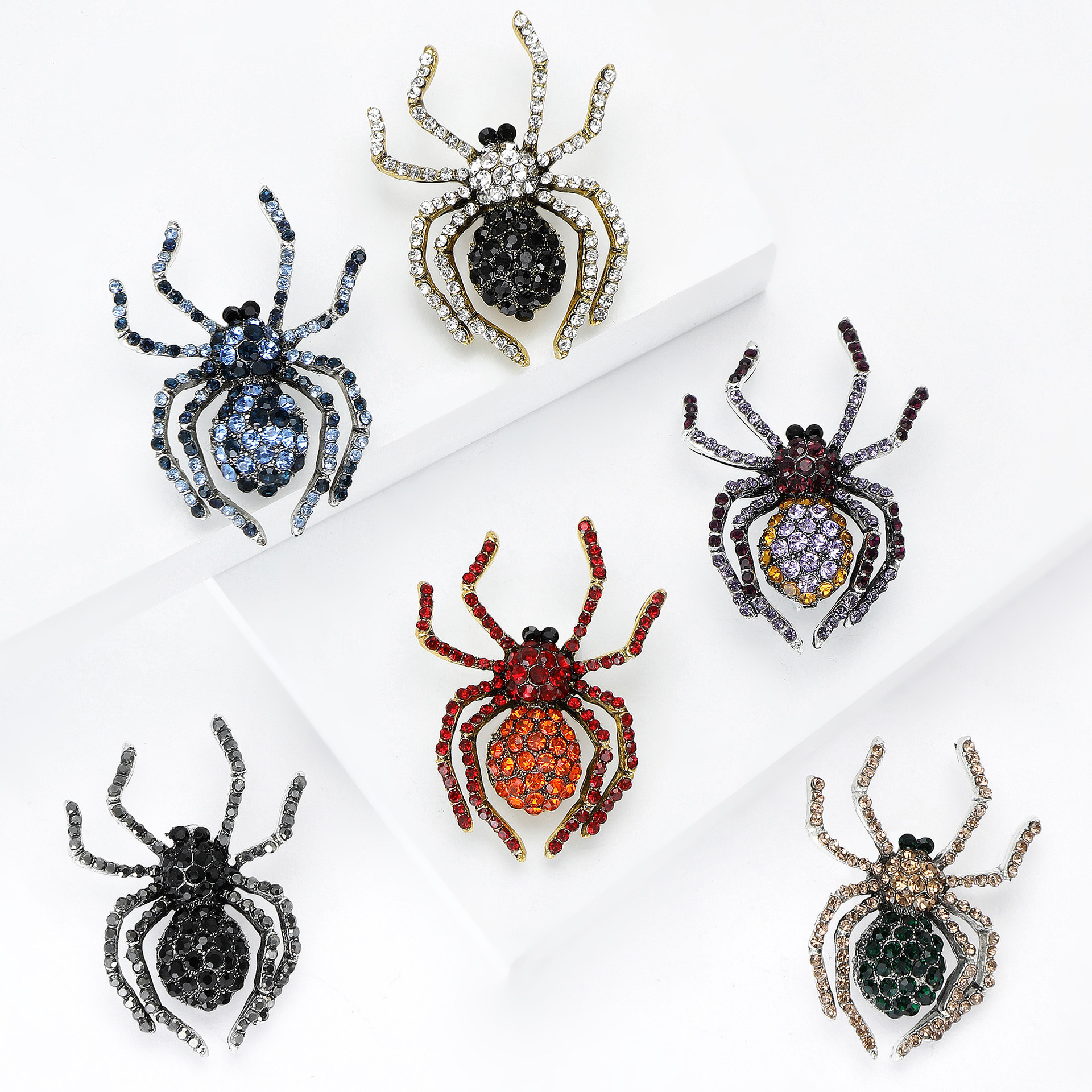 Metal retro creative brooch