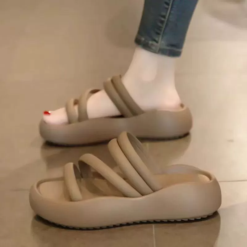 Мода толстой подошвы мягкая подошва тапочки женский 2024 новый летний внешний вид с юбкой премиум-класса противоскользящие приморские холодные тапочки