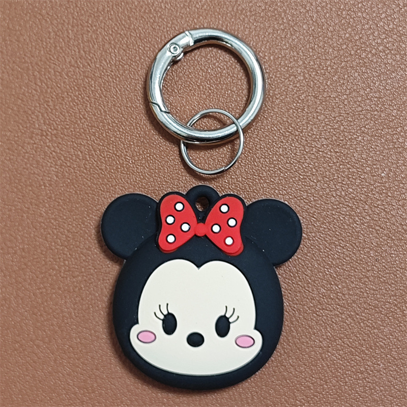 かわいいスプリングはリンゴのairtagsの保護カバーを掛けます。|undefined