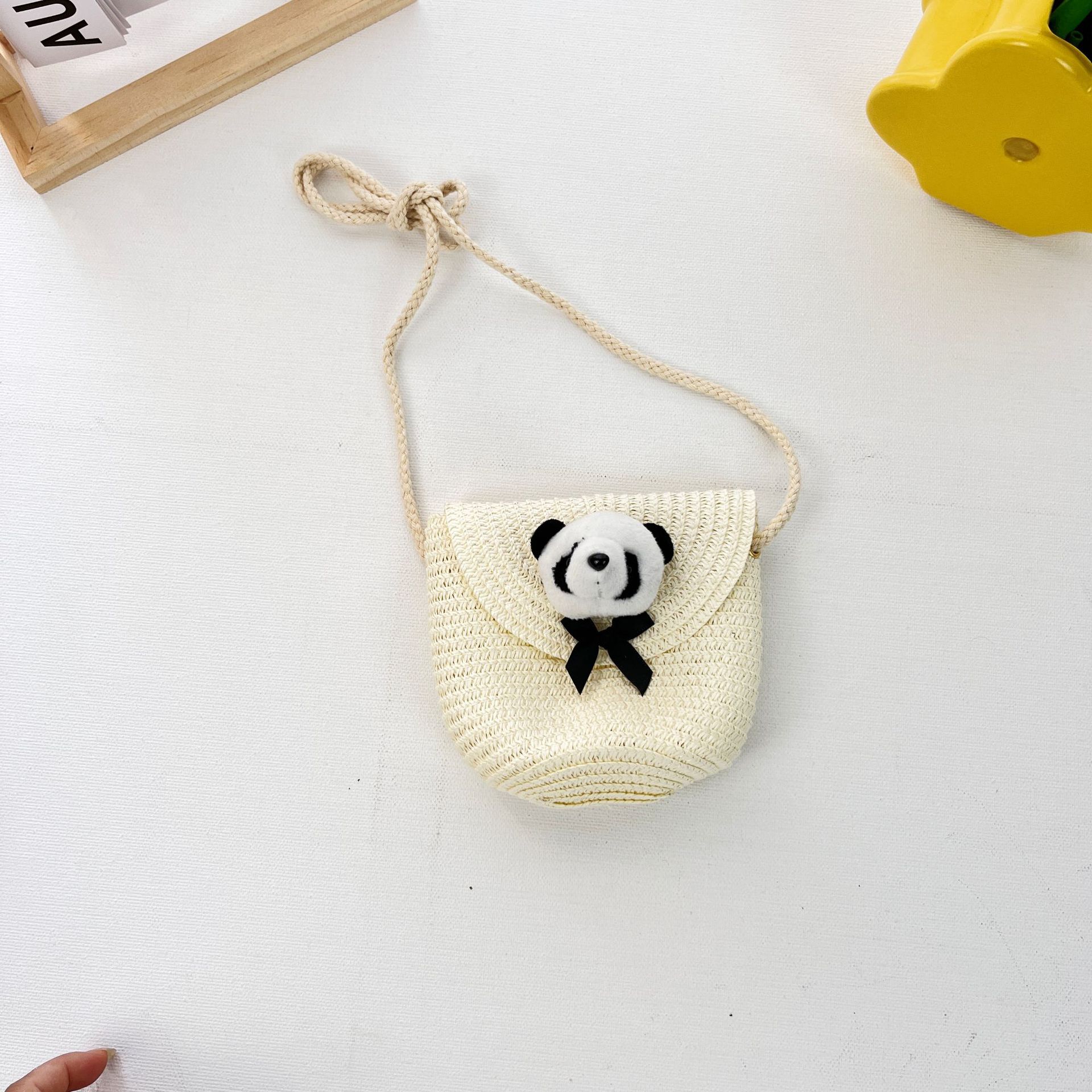 나비 넥타이 레드 팬더-우유 화이트