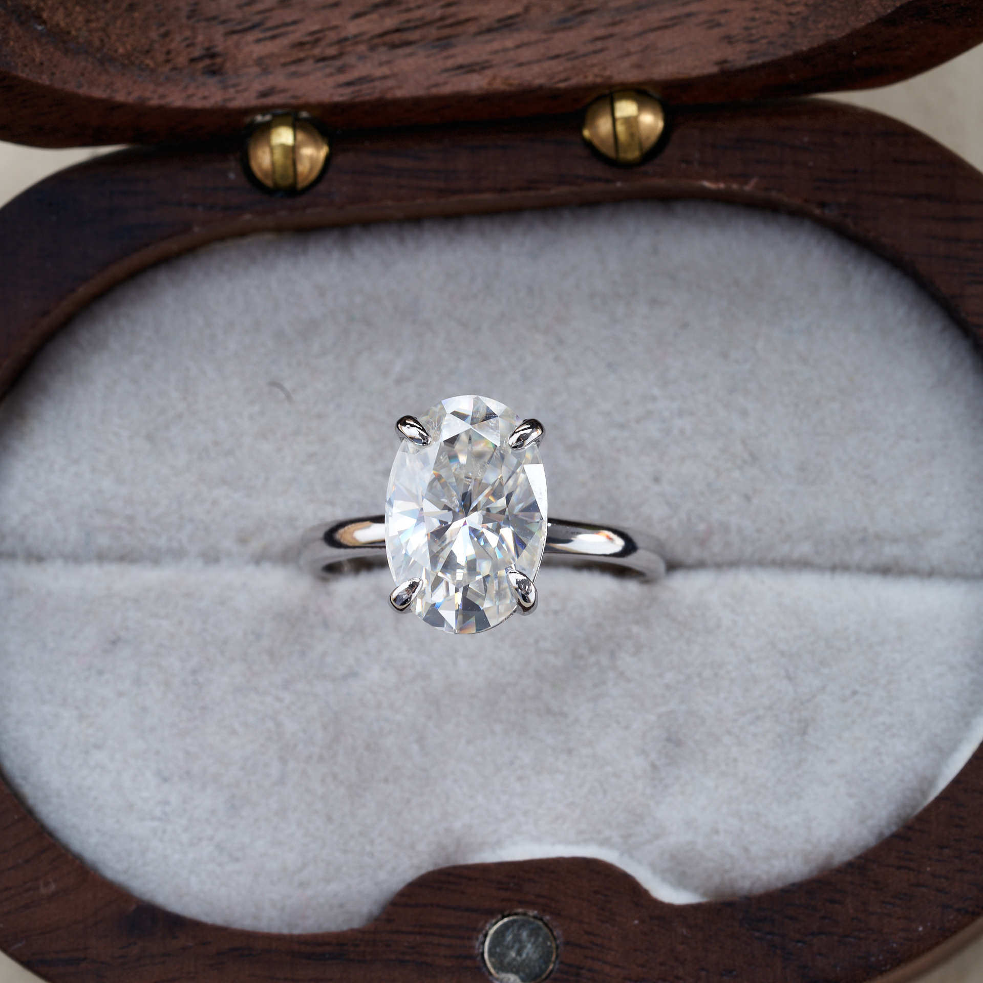 4.5g huevo blanco excelente anillo de piedra de moissanita S925 plata esterlina transfronteriza venta caliente anillo de piedra de moissanita brillante