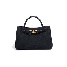 纯手工编织包2025新款麂皮绒磨砂金属扣手提托特女包大容量时尚单