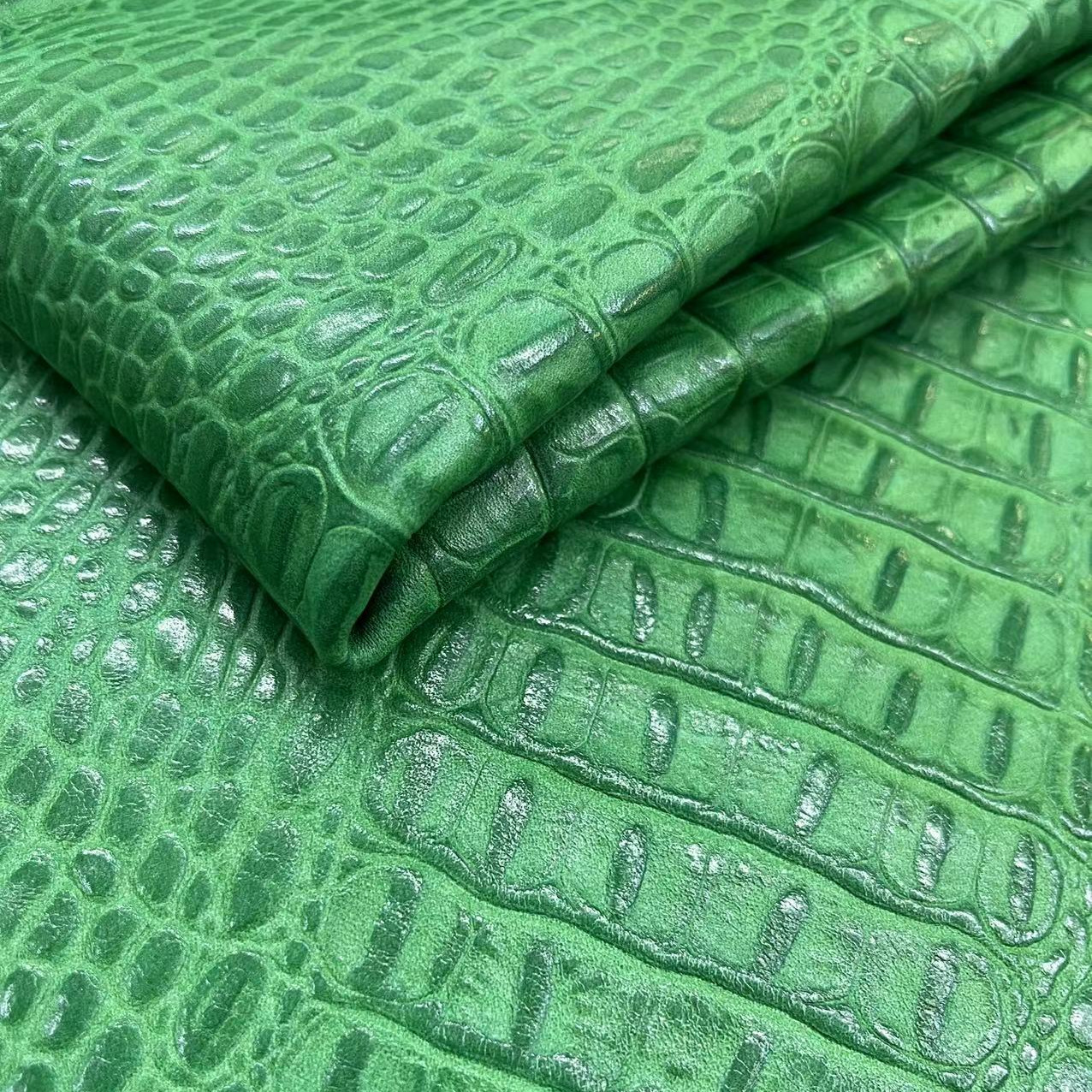 鳄鱼纹真皮女包头层皮革双色鳄鱼纹牛皮油蜡钱包面料厚1.0MM