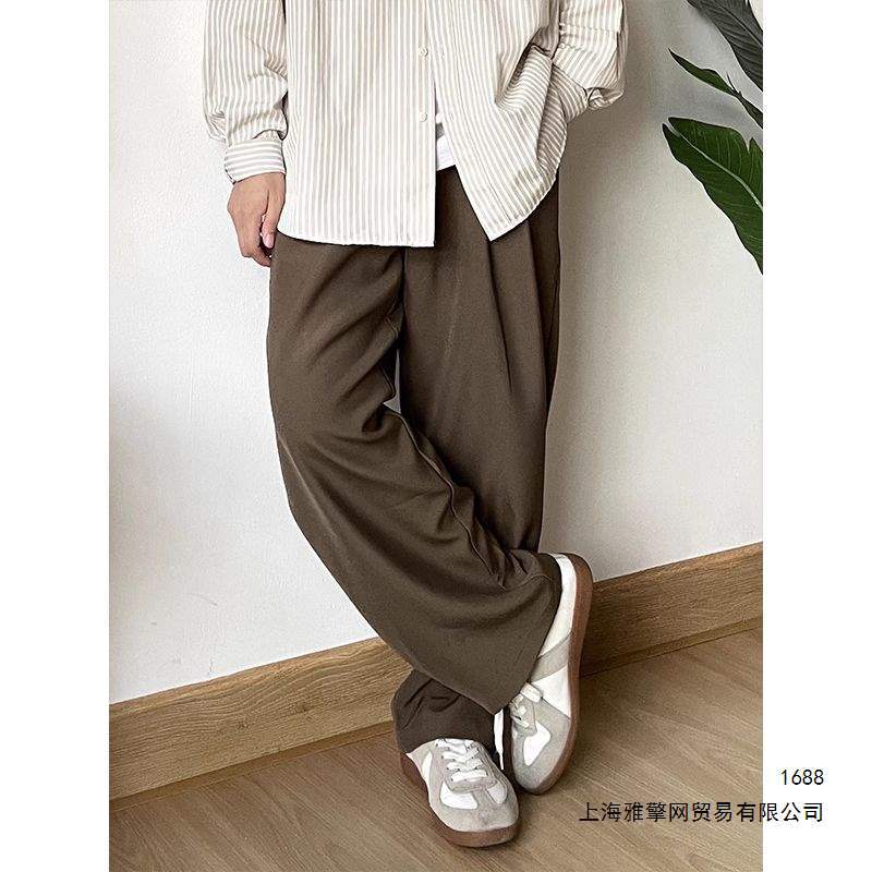 Japanese-style retro straight-leg men's trousers, spring/summer style, wide-leg loose straight-leg dress pants, versatile and casual long pants with a good drape.