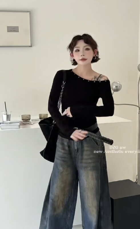 辣妹铆钉斜领露肩长袖t恤女2025早秋新款褶皱收腰打底衫上衣外穿|undefined