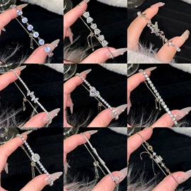 耳环;耳钉;项链