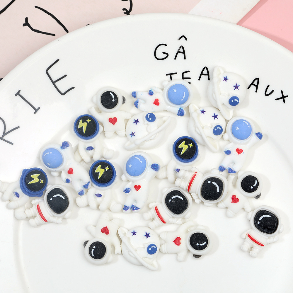 Espacio transfronterizo astronauta DIY resina accesorios DIY crema pegamento caja del teléfono accesorios para el cabello taza de agua pegatinas caja de almacenamiento parche