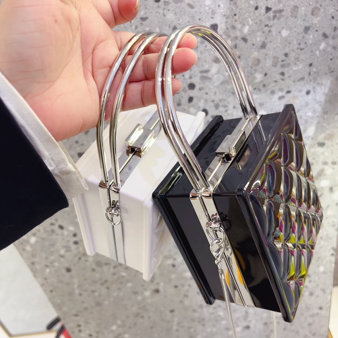 2025 New cross-border foreign trade women's bag, retro chain mini jelly bag opening red envelope box bag undefined