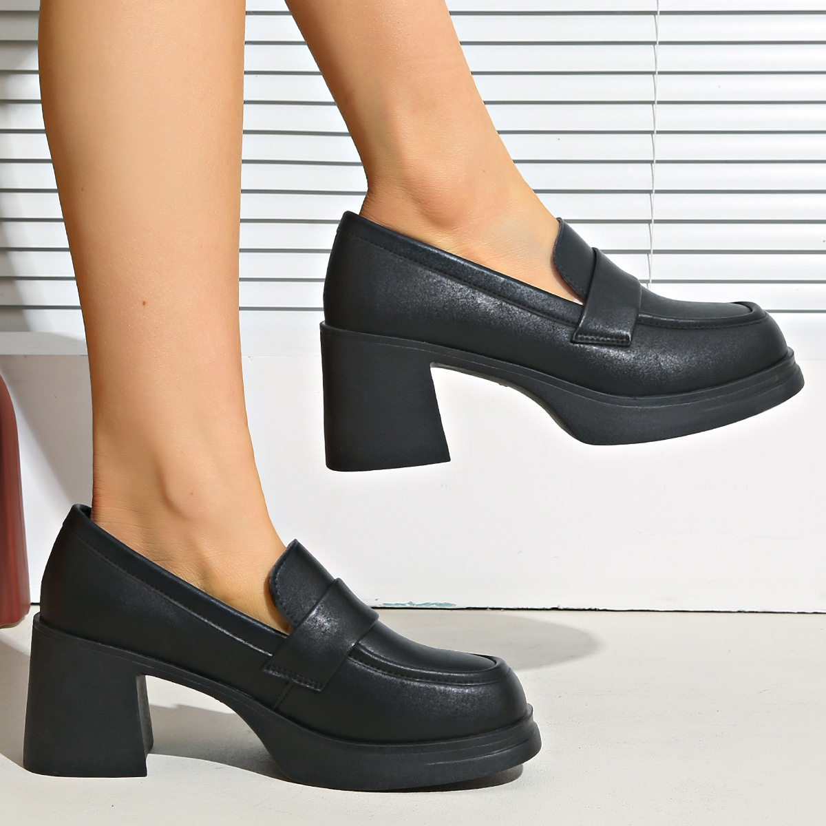 Lente damesschoenen in Britse stijl, van leer, plus size, met dikke zool, stevige hak, retro hoge hakken, loafers_voghion.com