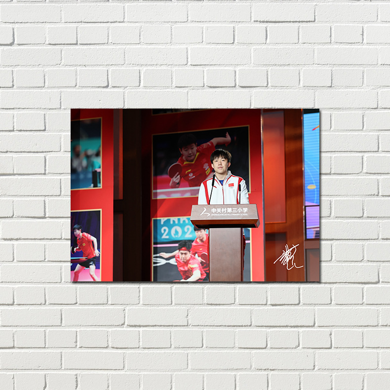 Poster of Wang Chiqin, high-quality copperplate paper, 1 set of 8, celebrity souvenir signed photo sticker, dormitory wall sticker