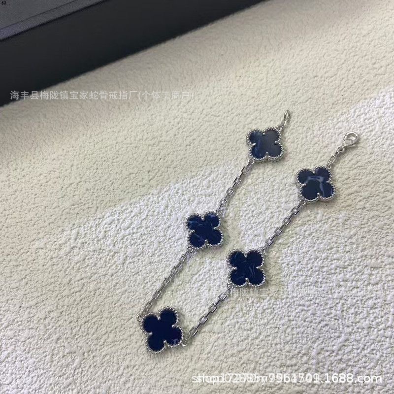 白金色彼得石