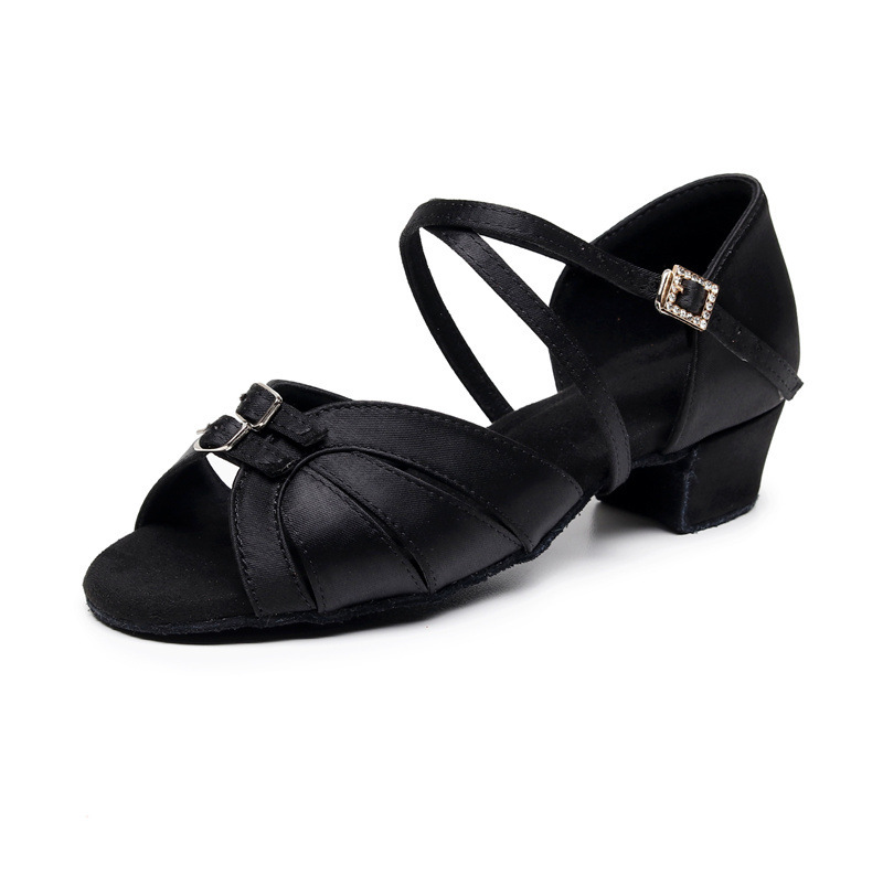Latin Dance Shoes for Girls and Kidsren White Professional Girls Soft Sole Summer Kidsren's New Dance Shoes for Beginners Latin Dance Shoes for Girls and Kidsren White Professional Girls Soft Sole Summer Kidsren's New Dance Shoes for Beginners