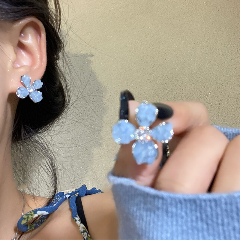 Aguja de plata, estilo de vacaciones azul, pendientes de lazo de flores suaves, pendientes de moda fresca, pendientes de ambiente dulce