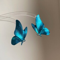 银针喷漆镶钻蝴蝶耳钉时尚精致甜美气质百搭耳环轻奢高级感耳饰女