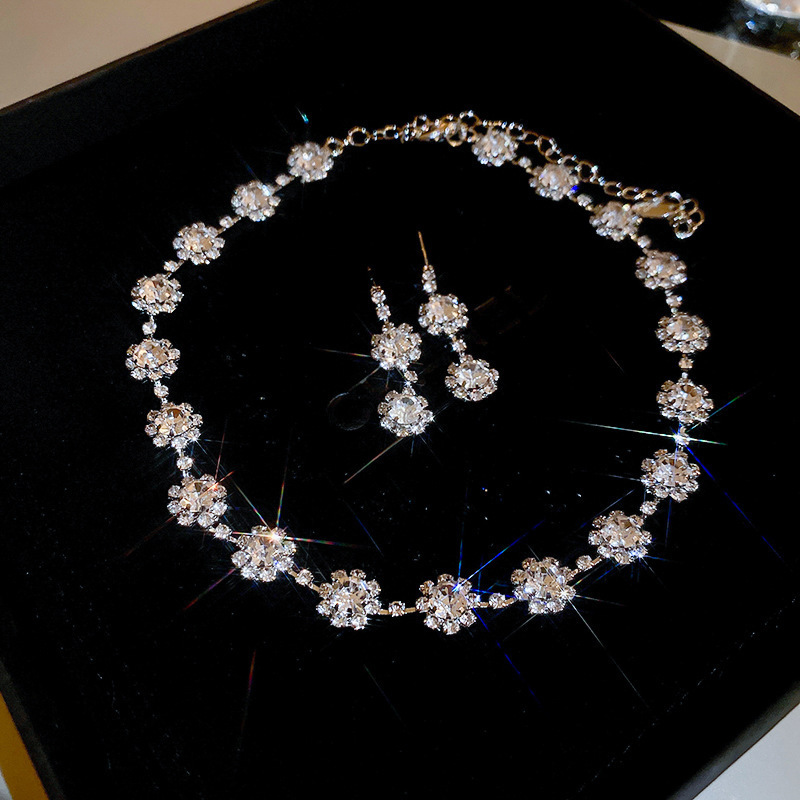 Medieval vintage diamantes goteo pendientes collar ligero lujo nicho cerradura estilo palacio conjunto de joyas exquisitas