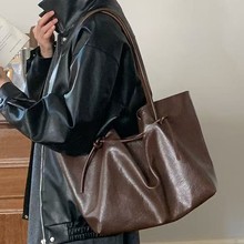 2025秋冬特色大容量托特包女简约通勤单肩手提水桶包外贸跨境女包