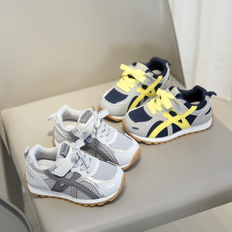 Zapatos deportivos para niños 2025 otoño nuevo tipo de zapatos de corrida transpirables para niñas, zapatos casuales de suela suave para bebés masculinos, moda